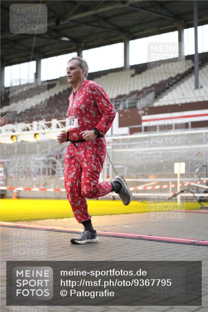07.12.2025 - St. Pauli X-Mass-Run No. 15 Patografie http://msf.ph/oto/9367795 07.12.2025 11:02:04 Ziel 95, 193, 314, 317, 837, 838, 842, 847, 851, 1143, 1416, 1611, 2329, 2576 meine-sportfotos.de