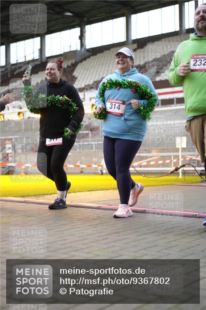 07.12.2025 - St. Pauli X-Mass-Run No. 15 Patografie http://msf.ph/oto/9367802 07.12.2025 11:02:09 Ziel 95, 193, 314, 317, 838, 847, 1143, 1416, 1611, 2329, 2519, 2520 meine-sportfotos.de