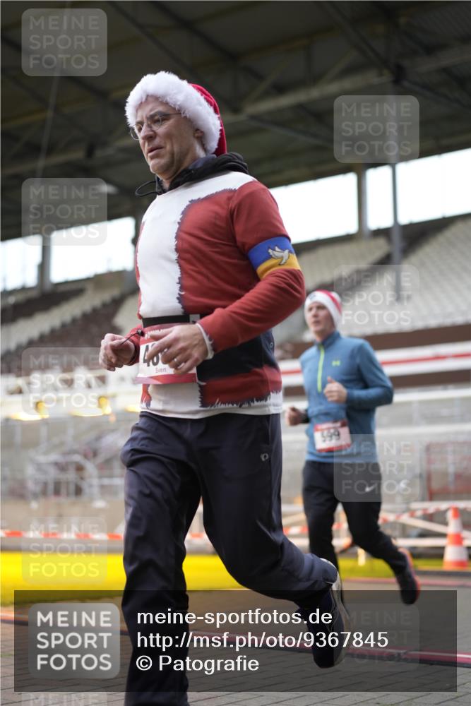 07.12.2025 - St. Pauli X-Mass-Run No. 15 Patografie http://msf.ph/oto/9367845 07.12.2025 11:02:53 Ziel 151, 160, 502, 574, 599, 602, 612, 875, 880, 953, 997, 1102, 1644, 1668, 1670, 4809 meine-sportfotos.de