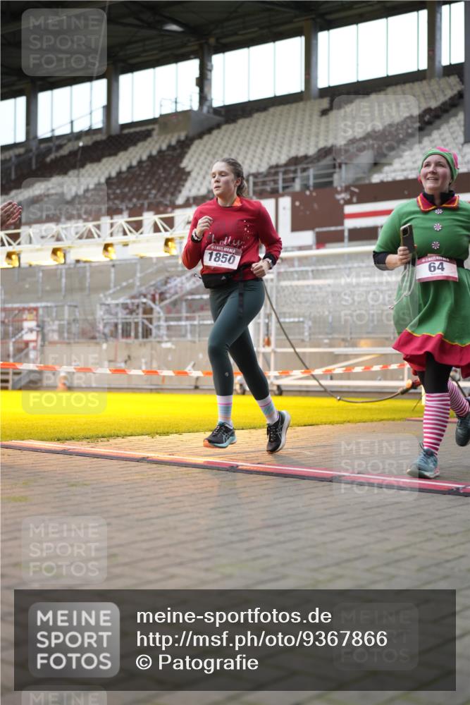07.12.2025 - St. Pauli X-Mass-Run No. 15 Patografie http://msf.ph/oto/9367866 07.12.2025 11:03:13 Ziel 61, 64, 186, 748, 853, 1139, 1199, 1385, 1644, 1668, 1670, 1850 meine-sportfotos.de