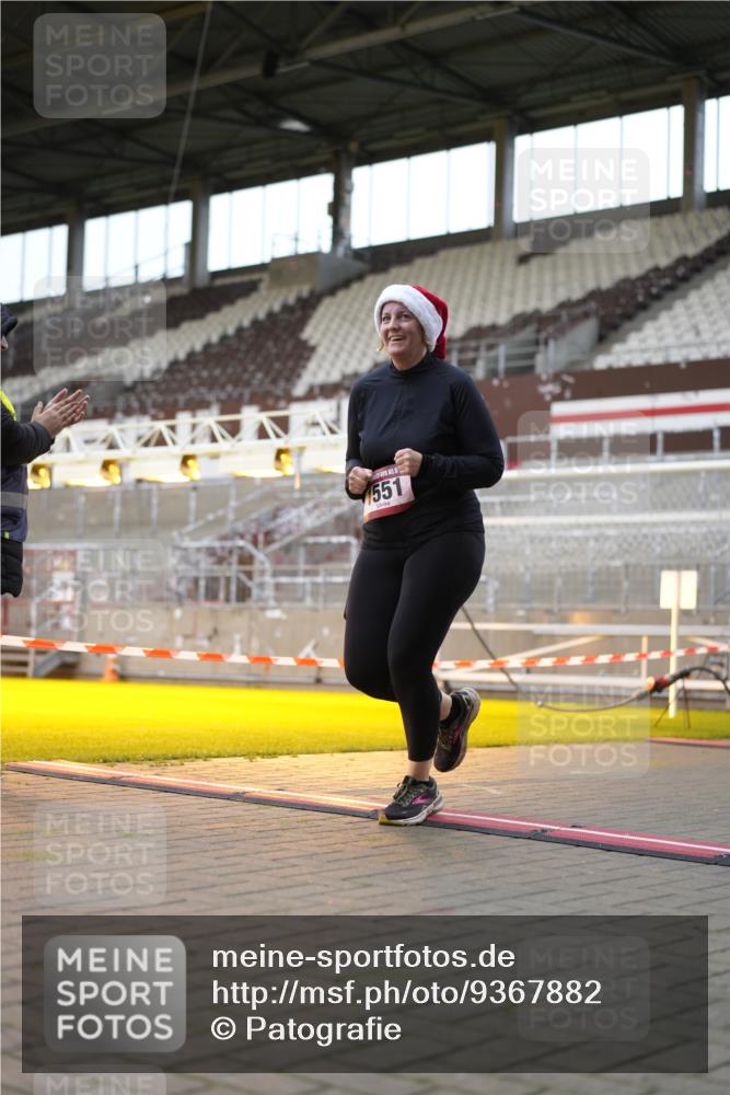 07.12.2025 - St. Pauli X-Mass-Run No. 15 Patografie http://msf.ph/oto/9367882 07.12.2025 11:03:33 Ziel 102, 109, 297, 505, 514, 1551 meine-sportfotos.de