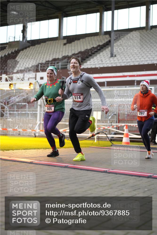 07.12.2025 - St. Pauli X-Mass-Run No. 15 Patografie http://msf.ph/oto/9367885 07.12.2025 11:03:36 Ziel 102, 109, 297, 505, 514, 1551 meine-sportfotos.de