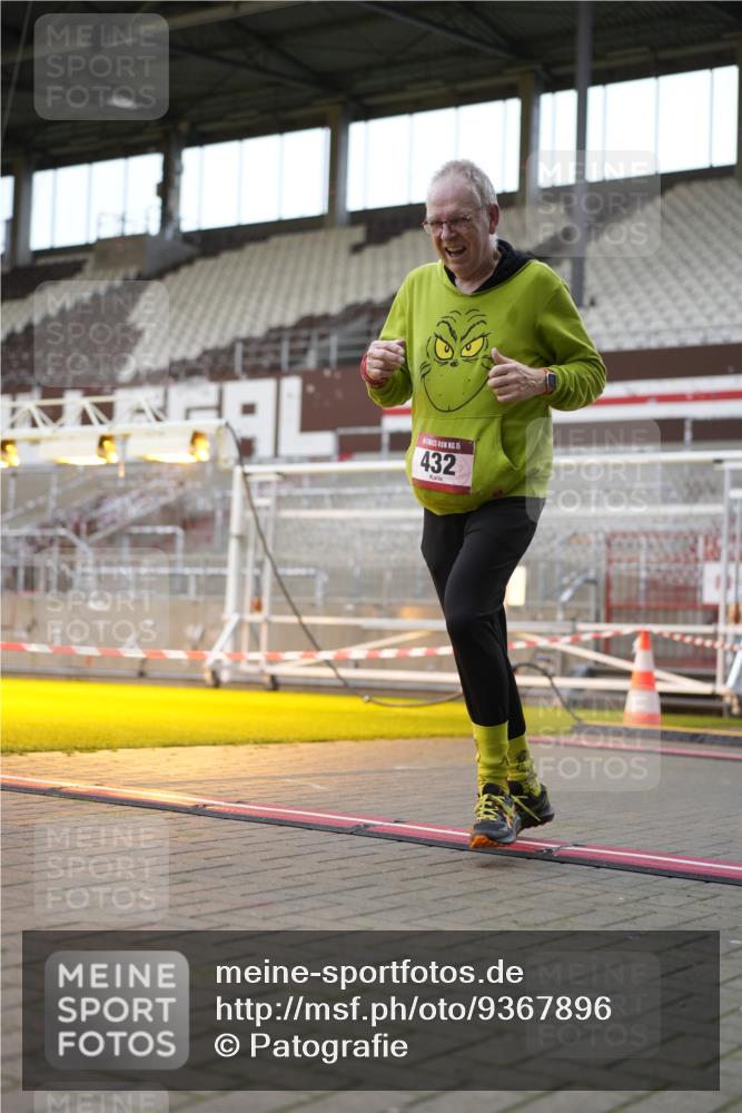 07.12.2025 - St. Pauli X-Mass-Run No. 15 Patografie http://msf.ph/oto/9367896 07.12.2025 11:03:57 Ziel 215, 216, 222, 432, 719, 1853, 1857, 1860 meine-sportfotos.de