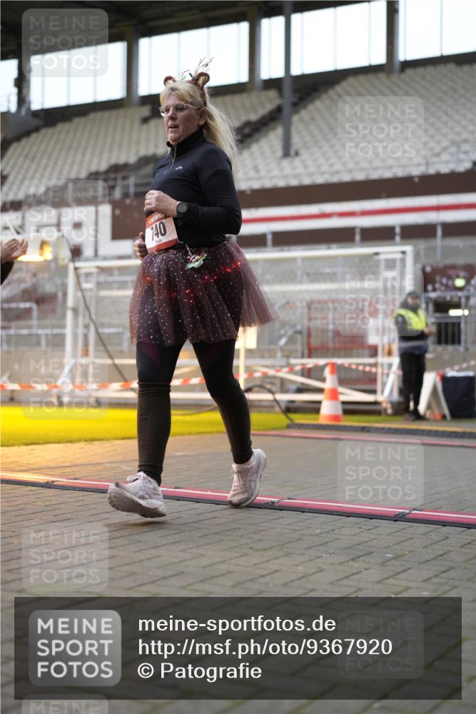 07.12.2025 - St. Pauli X-Mass-Run No. 15 Patografie http://msf.ph/oto/9367920 07.12.2025 11:04:16 Ziel 126, 285, 305, 700, 702, 734, 740, 764, 1200, 1252, 1254, 1401, 1695, 1766, 1769, 1852, 1854, 1856 meine-sportfotos.de