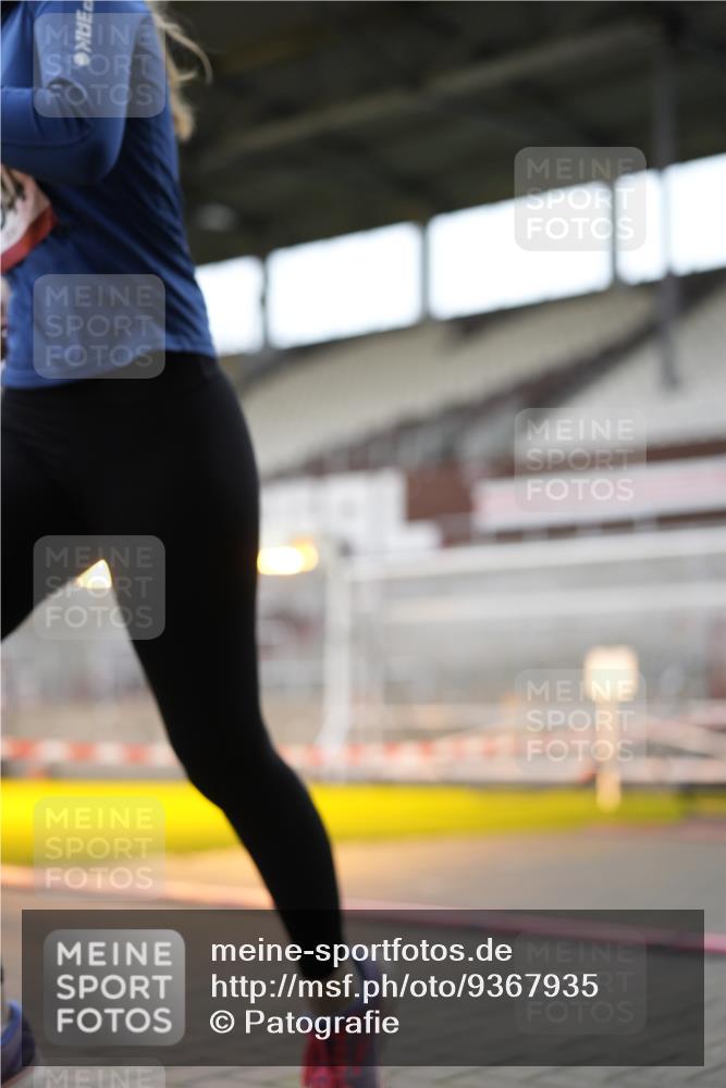 07.12.2025 - St. Pauli X-Mass-Run No. 15 Patografie http://msf.ph/oto/9367935 07.12.2025 11:02:59 Ziel 151, 160, 502, 574, 599, 602, 612, 875, 880, 953, 997, 1102, 1139, 1199, 1385, 1644, 1668, 1670, 4809 meine-sportfotos.de