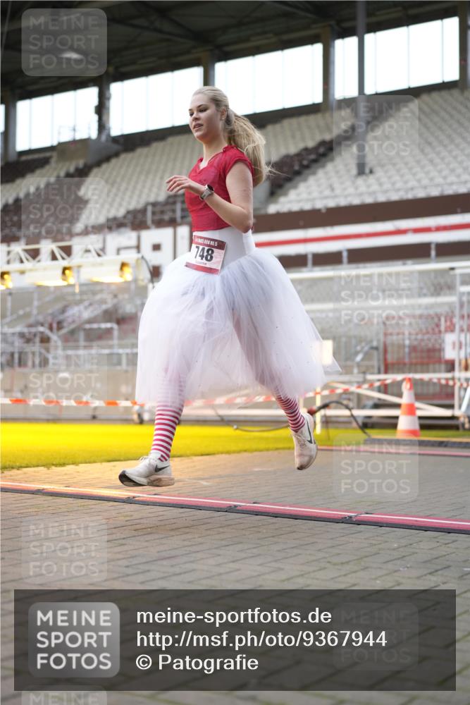 07.12.2025 - St. Pauli X-Mass-Run No. 15 Patografie http://msf.ph/oto/9367944 07.12.2025 11:03:05 Ziel 599, 602, 612, 748, 853, 875, 1139, 1199, 1385, 1644, 1668, 1670, 4809 meine-sportfotos.de