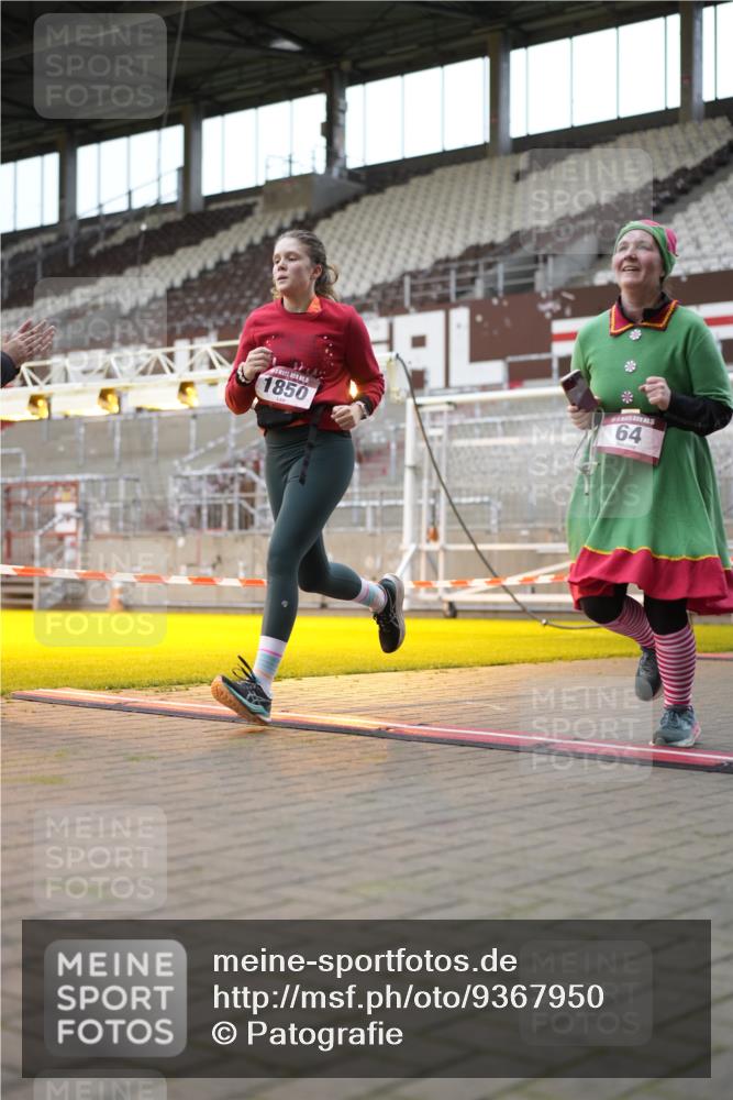 07.12.2025 - St. Pauli X-Mass-Run No. 15 Patografie http://msf.ph/oto/9367950 07.12.2025 11:03:14 Ziel 61, 64, 186, 748, 853, 1139, 1199, 1385, 1850 meine-sportfotos.de