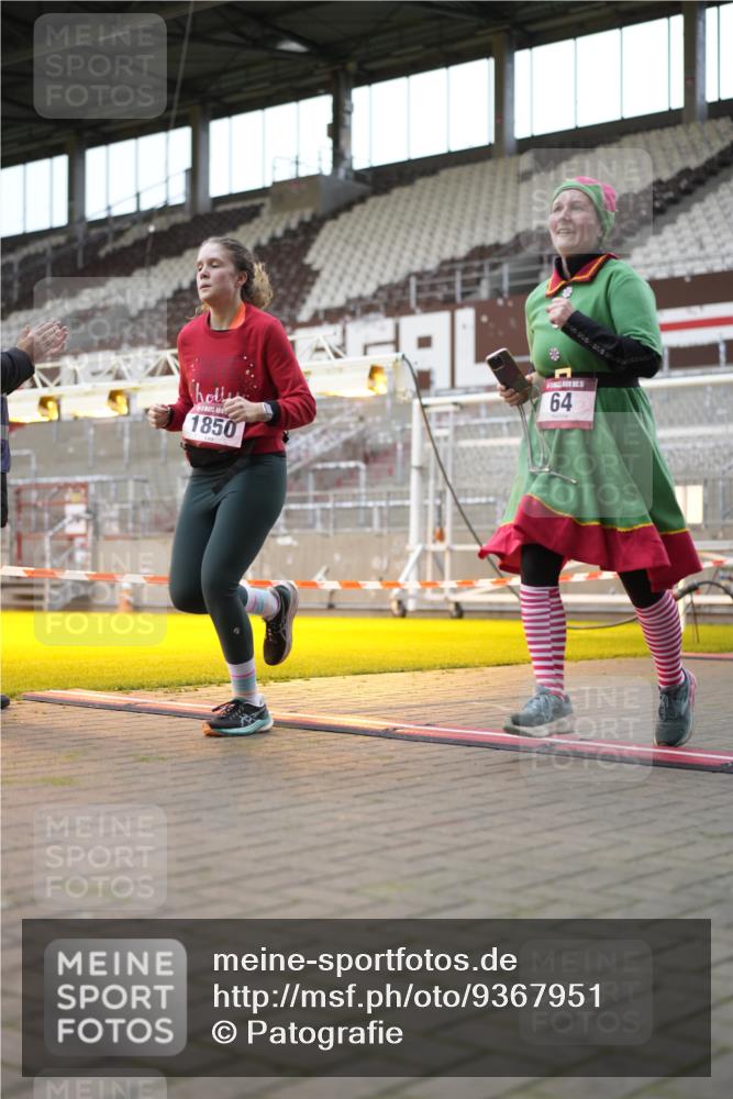 07.12.2025 - St. Pauli X-Mass-Run No. 15 Patografie http://msf.ph/oto/9367951 07.12.2025 11:03:14 Ziel 61, 64, 186, 748, 853, 1139, 1199, 1385, 1850 meine-sportfotos.de