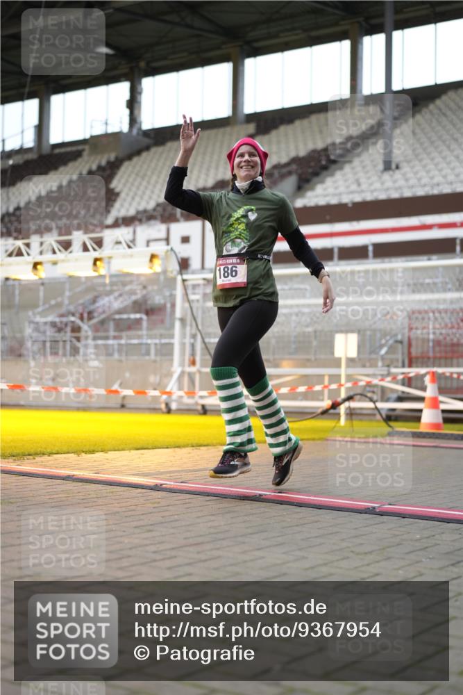 07.12.2025 - St. Pauli X-Mass-Run No. 15 Patografie http://msf.ph/oto/9367954 07.12.2025 11:03:16 Ziel 61, 64, 186, 748, 853, 1139, 1199, 1385, 1850 meine-sportfotos.de
