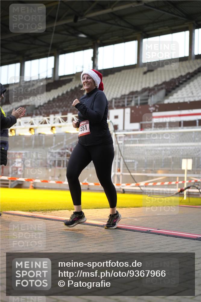 07.12.2025 - St. Pauli X-Mass-Run No. 15 Patografie http://msf.ph/oto/9367966 07.12.2025 11:03:33 Ziel 102, 109, 297, 505, 514, 1551 meine-sportfotos.de