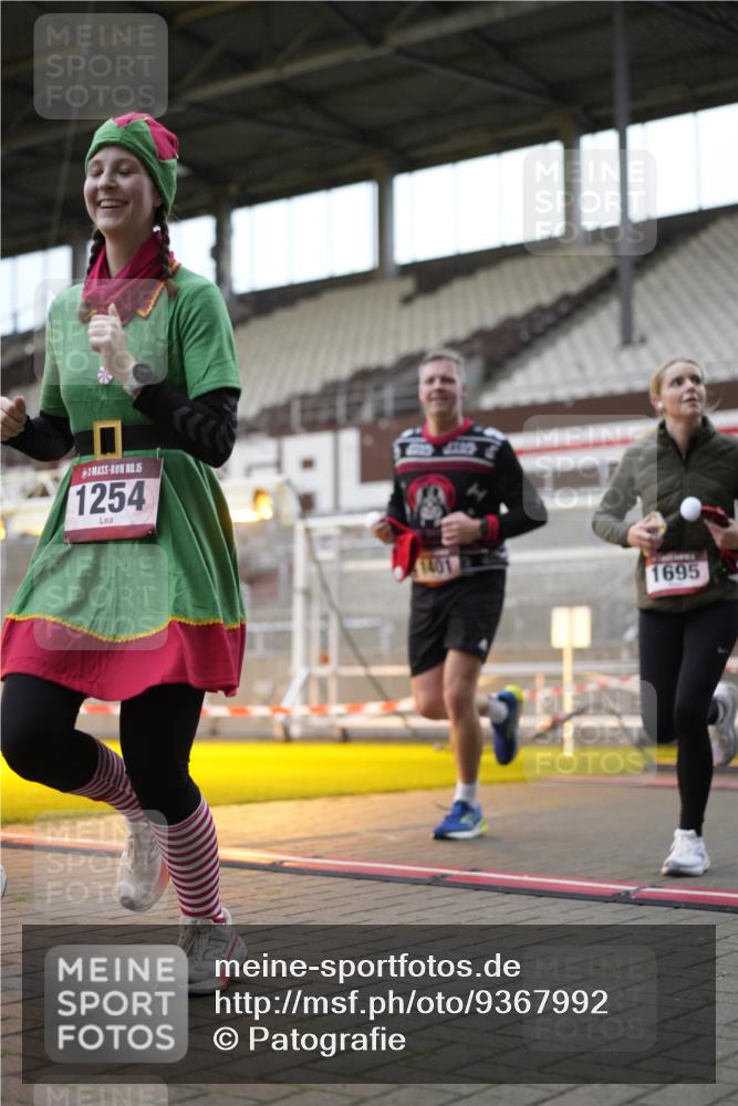 07.12.2025 - St. Pauli X-Mass-Run No. 15 Patografie http://msf.ph/oto/9367992 07.12.2025 11:04:08 Ziel 126, 215, 216, 222, 285, 305, 432, 734, 764, 1200, 1252, 1254, 1401, 1695, 1854, 1856 meine-sportfotos.de