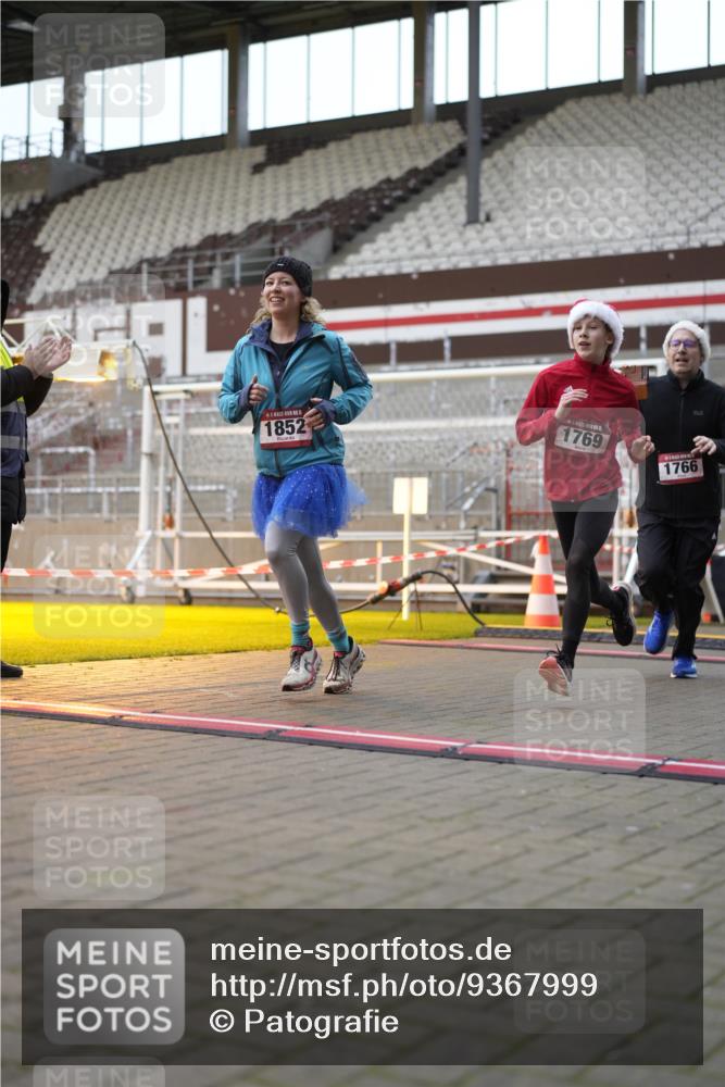 07.12.2025 - St. Pauli X-Mass-Run No. 15 Patografie http://msf.ph/oto/9367999 07.12.2025 11:04:14 Ziel 126, 215, 216, 285, 305, 700, 702, 734, 740, 764, 1200, 1252, 1254, 1401, 1695, 1766, 1769, 1852, 1854, 1856 meine-sportfotos.de