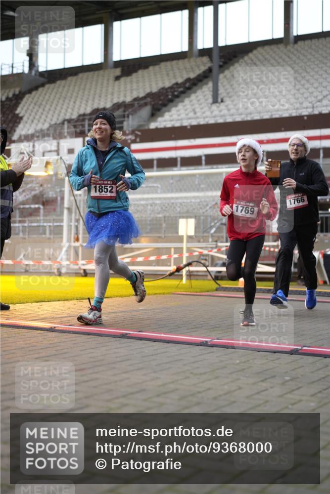 07.12.2025 - St. Pauli X-Mass-Run No. 15 Patografie http://msf.ph/oto/9368000 07.12.2025 11:04:14 Ziel 126, 215, 216, 285, 305, 700, 702, 734, 740, 764, 1200, 1252, 1254, 1401, 1695, 1766, 1769, 1852, 1854, 1856 meine-sportfotos.de