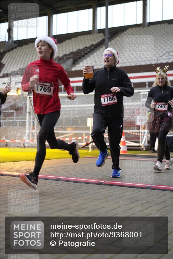 07.12.2025 - St. Pauli X-Mass-Run No. 15 Patografie http://msf.ph/oto/9368001 07.12.2025 11:04:15 Ziel 126, 215, 216, 285, 305, 700, 702, 734, 740, 764, 1200, 1252, 1254, 1401, 1695, 1766, 1769, 1852, 1854, 1856 meine-sportfotos.de