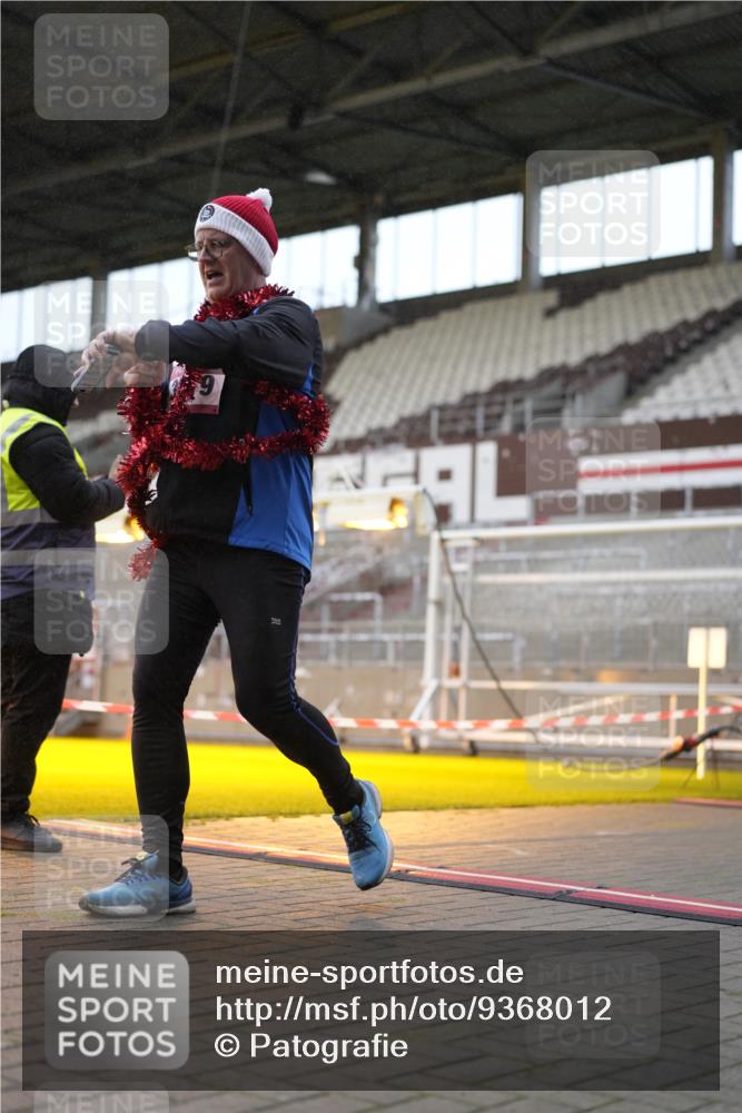 07.12.2025 - St. Pauli X-Mass-Run No. 15 Patografie http://msf.ph/oto/9368012 07.12.2025 11:04:35 Ziel 33, 361, 395, 1643, 2791, 2919, 3719, 4565, 4570, 4571 meine-sportfotos.de