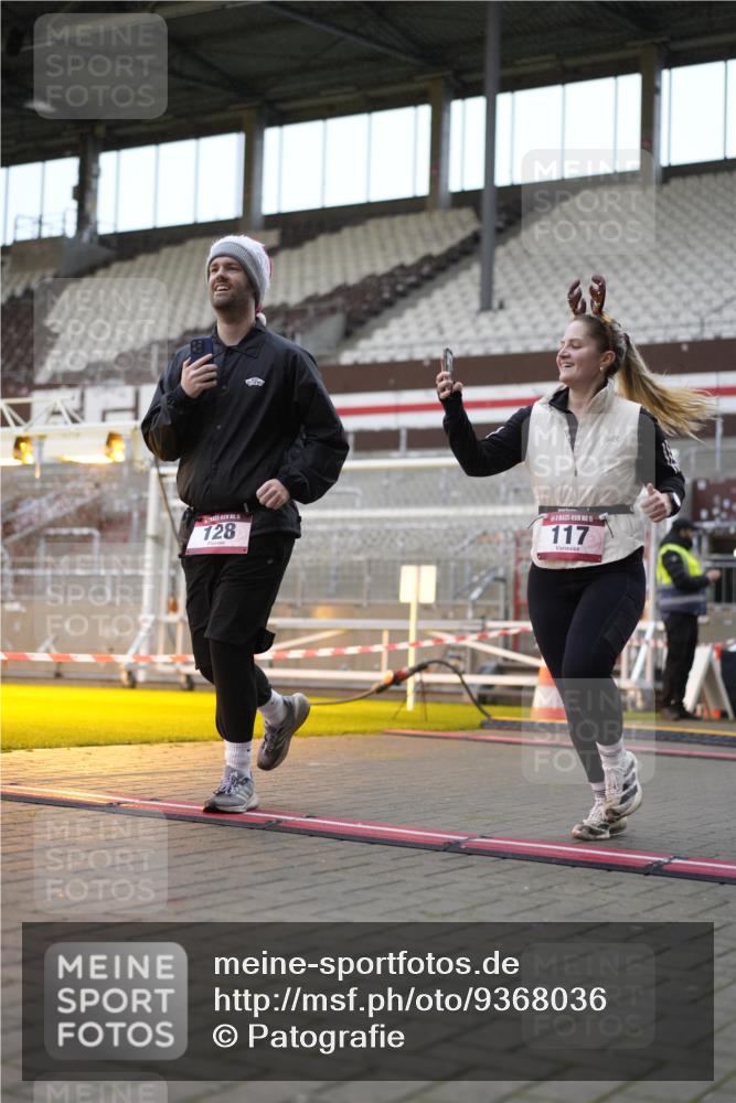 07.12.2025 - St. Pauli X-Mass-Run No. 15 Patografie http://msf.ph/oto/9368036 07.12.2025 11:04:51 Ziel 33, 117, 128, 1212, 1411, 2919, 4561, 4562, 4563, 4565, 4566, 4567, 4568, 4569, 4570, 4571, 4572, 4573, 4575, 4576, 4577, 4578 meine-sportfotos.de