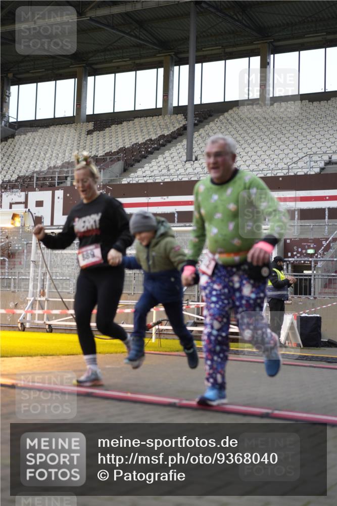 07.12.2025 - St. Pauli X-Mass-Run No. 15 Patografie http://msf.ph/oto/9368040 07.12.2025 11:05:00 Ziel 117, 128, 200, 201, 889, 1152, 1212, 1411, 4562, 4572, 4575 meine-sportfotos.de