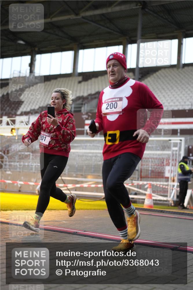 07.12.2025 - St. Pauli X-Mass-Run No. 15 Patografie http://msf.ph/oto/9368043 07.12.2025 11:05:02 Ziel 117, 128, 200, 201, 889, 1152, 1212, 1411 meine-sportfotos.de