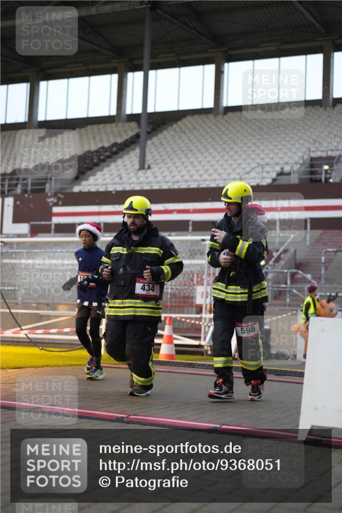 07.12.2025 - St. Pauli X-Mass-Run No. 15 Patografie http://msf.ph/oto/9368051 07.12.2025 11:05:17 Ziel 200, 201, 434, 1311, 1492, 1600, 1630 meine-sportfotos.de