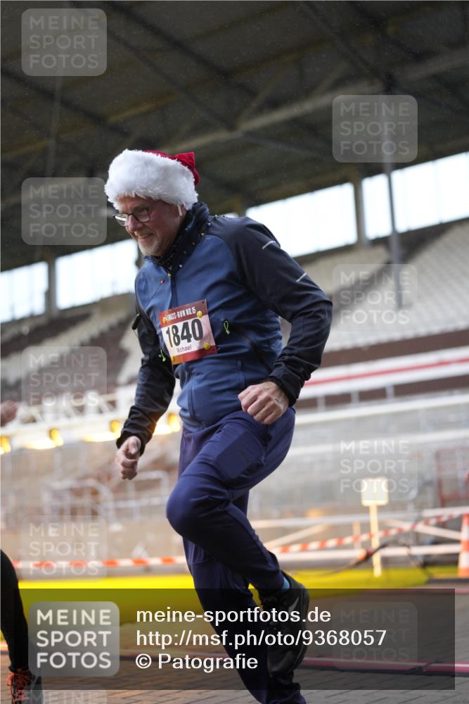 07.12.2025 - St. Pauli X-Mass-Run No. 15 Patografie http://msf.ph/oto/9368057 07.12.2025 11:05:31 Ziel 199, 434, 831, 1046, 1049, 1311, 1600, 1840, 1841, 2006, 2884 meine-sportfotos.de