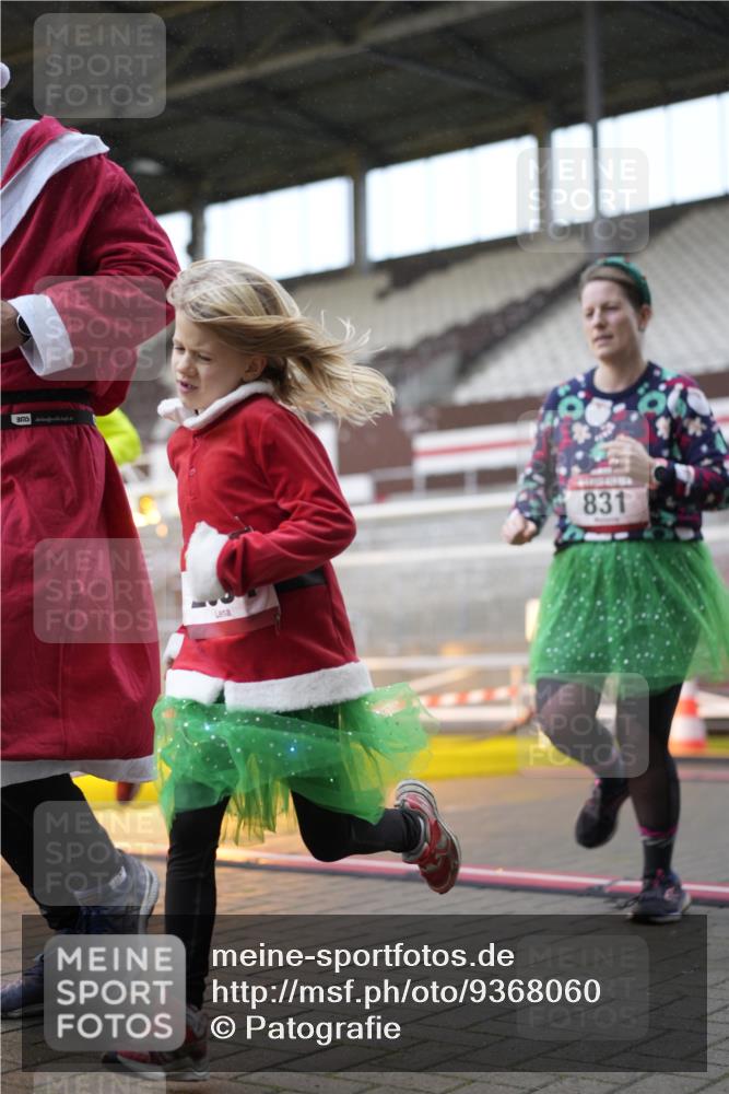 07.12.2025 - St. Pauli X-Mass-Run No. 15 Patografie http://msf.ph/oto/9368060 07.12.2025 11:05:33 Ziel 199, 831, 1046, 1049, 1311, 1840, 1841, 2006, 2884 meine-sportfotos.de