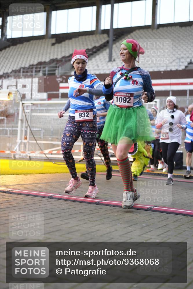 07.12.2025 - St. Pauli X-Mass-Run No. 15 Patografie http://msf.ph/oto/9368068 07.12.2025 11:05:42 Ziel 199, 831, 924, 925, 927, 929, 932, 973, 1046, 1049, 1092, 1196, 1208, 1428, 1432, 1840, 1841, 2006, 2254, 2884, 3272, 3278 meine-sportfotos.de