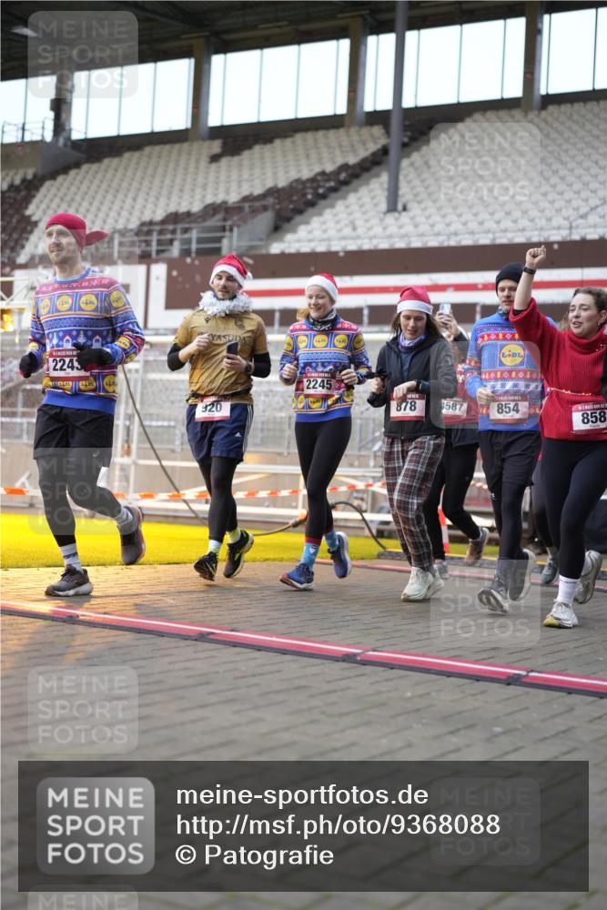 07.12.2025 - St. Pauli X-Mass-Run No. 15 Patografie http://msf.ph/oto/9368088 07.12.2025 11:05:58 Ziel 92, 298, 300, 402, 403, 556, 659, 693, 854, 858, 878, 920, 927, 929, 944, 973, 1024, 1025, 1208, 1223, 1229, 1287, 1428, 1429, 1430, 1432, 1608, 1648, 2243, 2245, 3272, 3278, 4579, 4581, 4583, 4585, 4587 meine-sportfotos.de