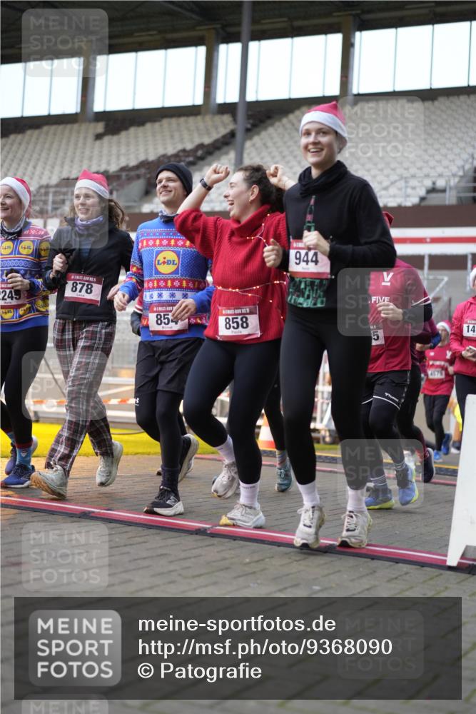 07.12.2025 - St. Pauli X-Mass-Run No. 15 Patografie http://msf.ph/oto/9368090 07.12.2025 11:05:59 Ziel 92, 298, 300, 402, 403, 556, 659, 693, 854, 858, 878, 920, 927, 929, 944, 1024, 1025, 1208, 1223, 1229, 1287, 1429, 1430, 1608, 1648, 2243, 2245, 3272, 3278, 4579, 4581, 4583, 4585, 4587 meine-sportfotos.de