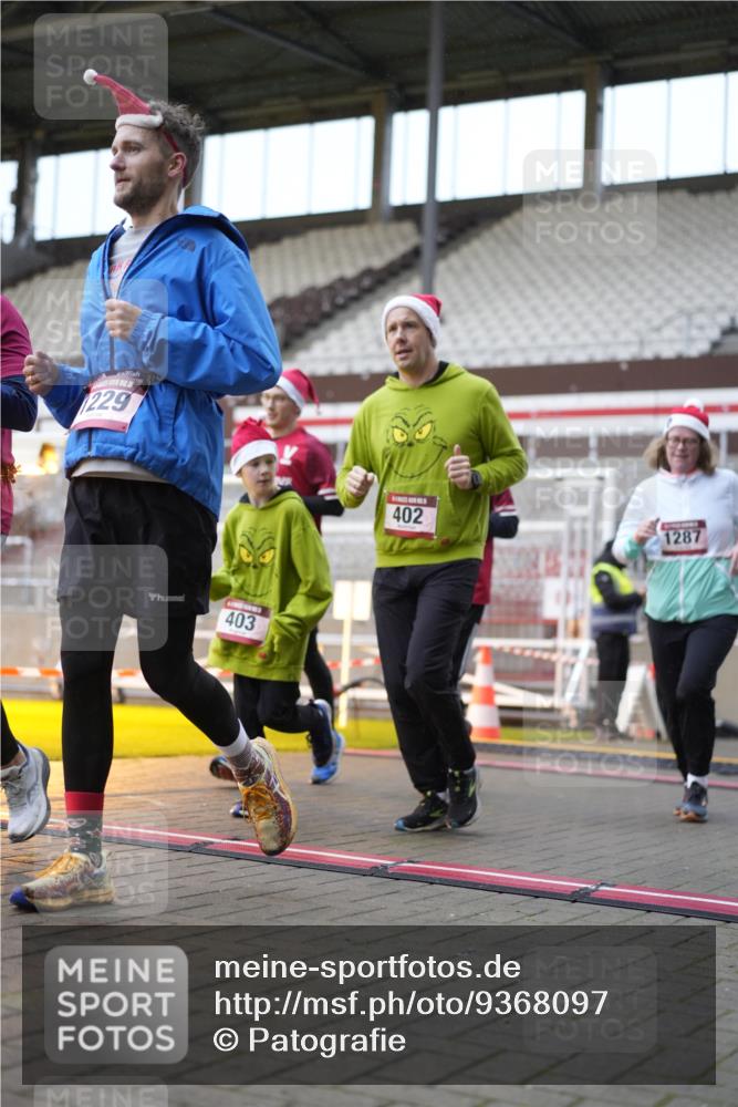 07.12.2025 - St. Pauli X-Mass-Run No. 15 Patografie http://msf.ph/oto/9368097 07.12.2025 11:06:01 Ziel 92, 298, 300, 402, 403, 556, 659, 693, 854, 858, 878, 920, 944, 1024, 1025, 1223, 1229, 1287, 1429, 1430, 1608, 1648, 2243, 2245, 4579, 4581, 4583, 4585, 4587 meine-sportfotos.de