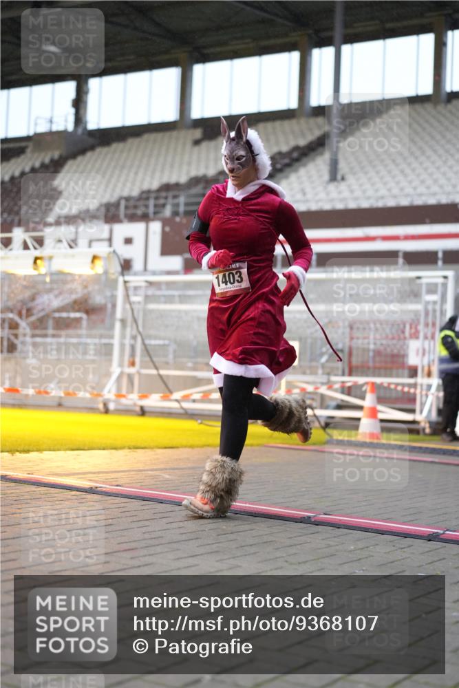 07.12.2025 - St. Pauli X-Mass-Run No. 15 Patografie http://msf.ph/oto/9368107 07.12.2025 11:06:11 Ziel 204, 402, 403, 414, 474, 486, 556, 854, 858, 878, 920, 944, 1223, 1229, 1287, 1403, 1429, 1430, 2243, 2245, 4579, 4581, 4583, 4585, 4587 meine-sportfotos.de