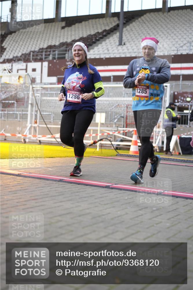 07.12.2025 - St. Pauli X-Mass-Run No. 15 Patografie http://msf.ph/oto/9368120 07.12.2025 11:06:30 Ziel 359, 382, 565, 1285, 1286, 1440, 1442, 1556, 1564 meine-sportfotos.de