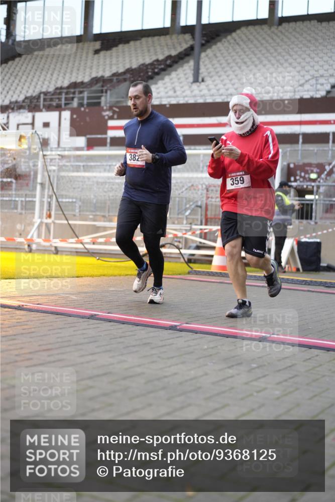 07.12.2025 - St. Pauli X-Mass-Run No. 15 Patografie http://msf.ph/oto/9368125 07.12.2025 11:06:33 Ziel 359, 382, 565, 1285, 1286, 1440, 1442, 1556, 1564, 4582, 4588 meine-sportfotos.de