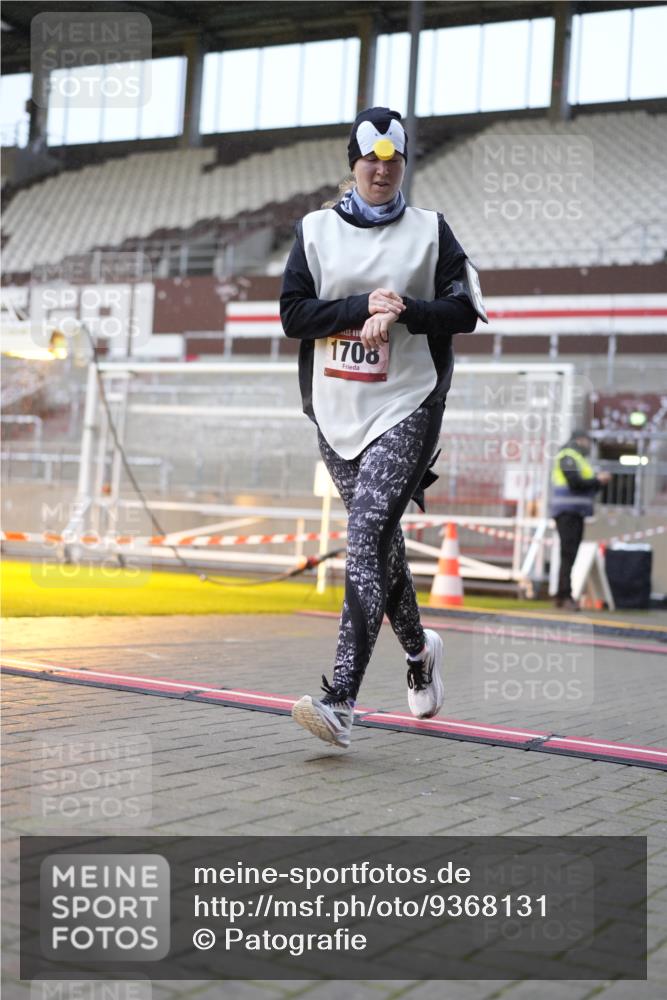 07.12.2025 - St. Pauli X-Mass-Run No. 15 Patografie http://msf.ph/oto/9368131 07.12.2025 11:06:39 Ziel 359, 382, 565, 595, 1285, 1286, 1556, 1564, 1708, 4582, 4588 meine-sportfotos.de