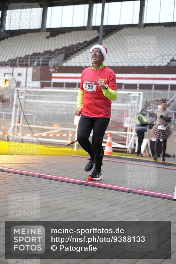 07.12.2025 - St. Pauli X-Mass-Run No. 15 Patografie http://msf.ph/oto/9368133 07.12.2025 11:06:43 Ziel 359, 382, 565, 595, 1285, 1286, 1462, 1469, 1708, 4582, 4588 meine-sportfotos.de