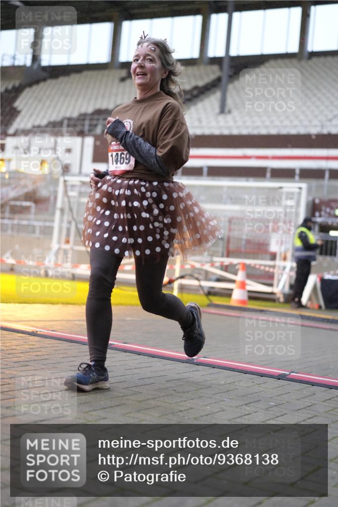 07.12.2025 - St. Pauli X-Mass-Run No. 15 Patografie http://msf.ph/oto/9368138 07.12.2025 11:06:46 Ziel 359, 382, 565, 595, 1462, 1469, 1708, 4582, 4588 meine-sportfotos.de