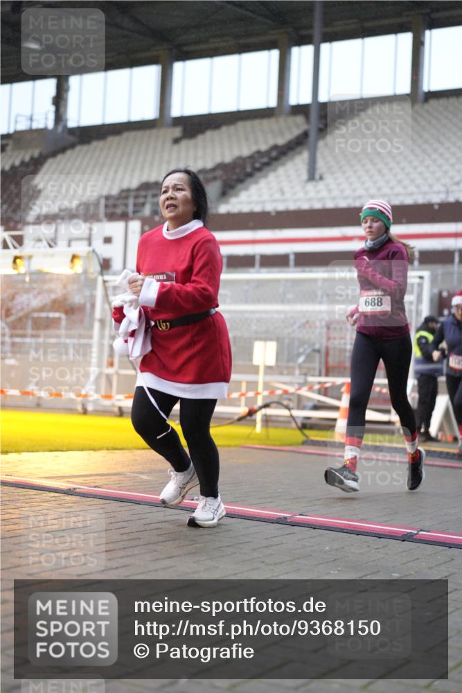 07.12.2025 - St. Pauli X-Mass-Run No. 15 Patografie http://msf.ph/oto/9368150 07.12.2025 11:07:06 Ziel 281, 342, 344, 596, 688, 1585, 1587, 1634, 1666, 1751, 1861, 1862 meine-sportfotos.de