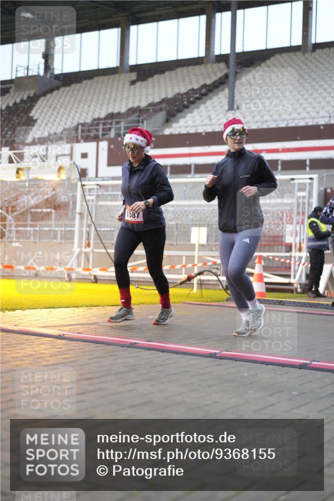 07.12.2025 - St. Pauli X-Mass-Run No. 15 Patografie http://msf.ph/oto/9368155 07.12.2025 11:07:08 Ziel 281, 342, 344, 596, 688, 1585, 1587, 1634, 1666, 1751, 1861, 1862 meine-sportfotos.de