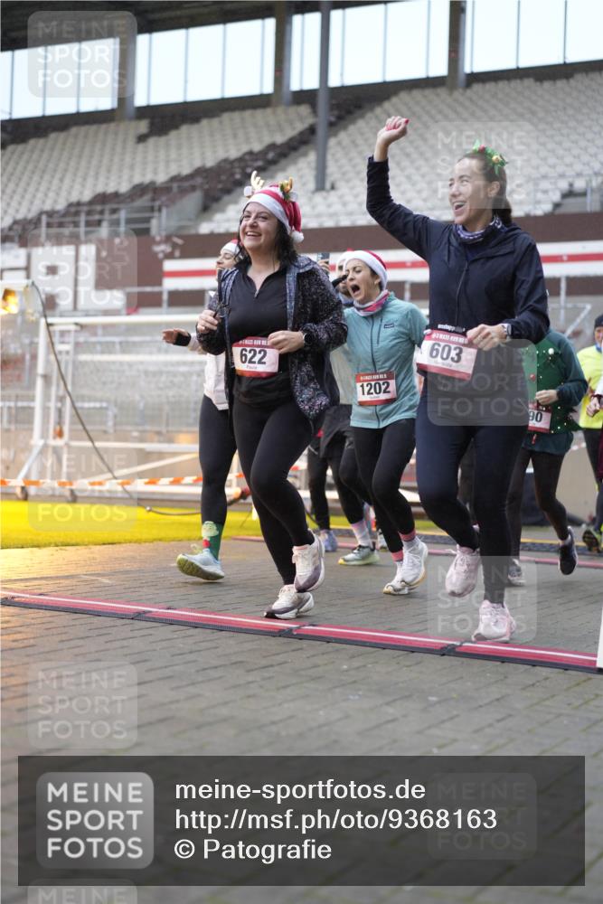 07.12.2025 - St. Pauli X-Mass-Run No. 15 Patografie http://msf.ph/oto/9368163 07.12.2025 11:07:15 Ziel 281, 342, 344, 476, 490, 591, 596, 603, 621, 622, 673, 688, 781, 1202, 1206, 1233, 1585, 1587, 1862, 2403, 5008 meine-sportfotos.de