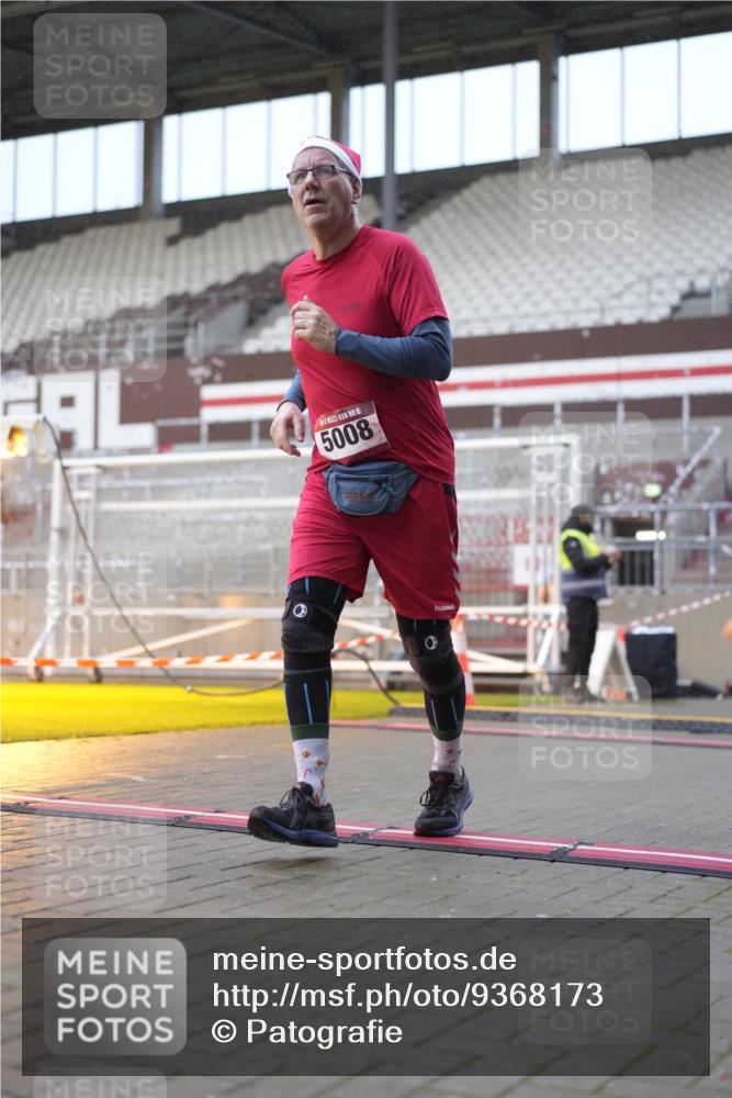 07.12.2025 - St. Pauli X-Mass-Run No. 15 Patografie http://msf.ph/oto/9368173 07.12.2025 11:07:19 Ziel 281, 342, 344, 476, 490, 591, 596, 603, 621, 622, 673, 688, 781, 1202, 1206, 1233, 1585, 1587, 2403, 5008 meine-sportfotos.de