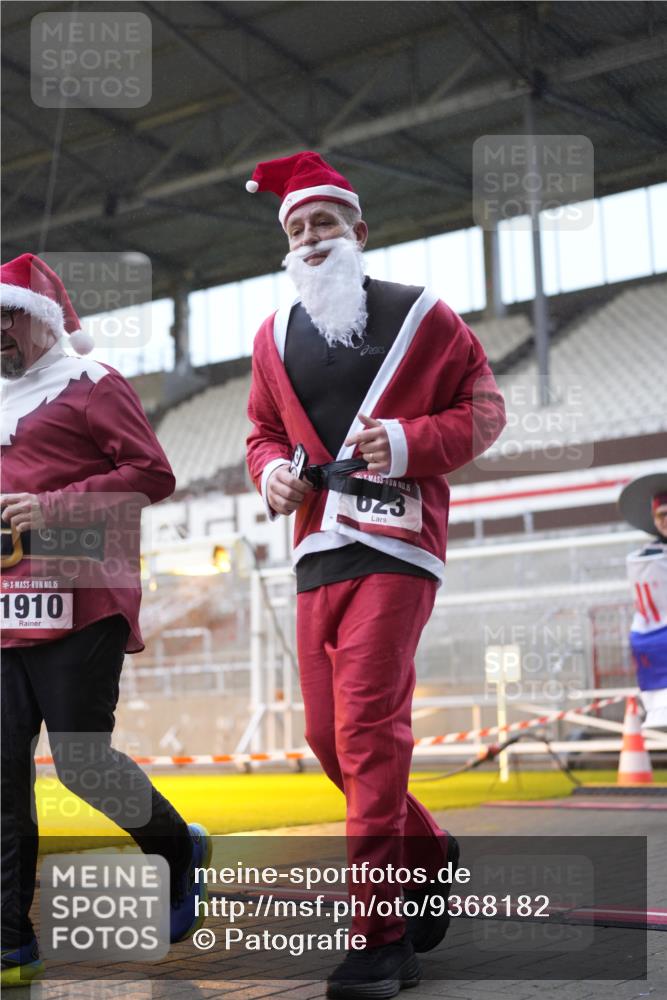 07.12.2025 - St. Pauli X-Mass-Run No. 15 Patografie http://msf.ph/oto/9368182 07.12.2025 11:07:32 Ziel 77, 315, 332, 377, 623, 781, 1233, 1235, 1509, 1824, 1866, 1910, 2693, 5008 meine-sportfotos.de