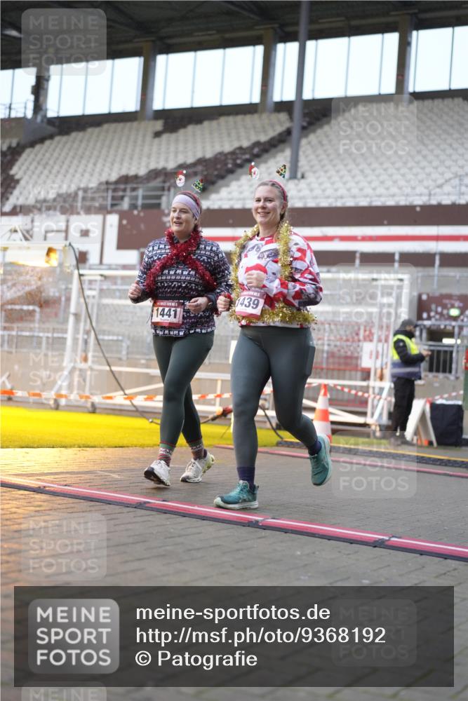 07.12.2025 - St. Pauli X-Mass-Run No. 15 Patografie http://msf.ph/oto/9368192 07.12.2025 11:07:42 Ziel 77, 271, 273, 286, 293, 315, 332, 377, 389, 397, 623, 1235, 1378, 1381, 1382, 1383, 1439, 1441, 1460, 1509, 1812, 1824, 1866, 1910, 2693 meine-sportfotos.de