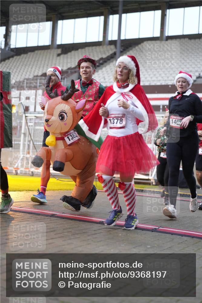 07.12.2025 - St. Pauli X-Mass-Run No. 15 Patografie http://msf.ph/oto/9368197 07.12.2025 11:07:46 Ziel 271, 273, 286, 293, 332, 377, 389, 397, 623, 774, 1107, 1123, 1129, 1378, 1381, 1382, 1383, 1439, 1441, 1460, 1509, 1812, 1910, 2693 meine-sportfotos.de