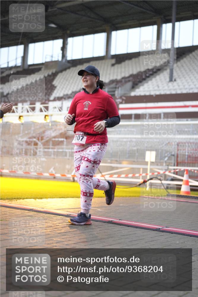 07.12.2025 - St. Pauli X-Mass-Run No. 15 Patografie http://msf.ph/oto/9368204 07.12.2025 11:07:49 Ziel 271, 273, 286, 293, 389, 397, 653, 772, 774, 1107, 1123, 1129, 1342, 1378, 1381, 1382, 1383, 1439, 1441, 1460, 1520, 1525, 1812, 2693 meine-sportfotos.de
