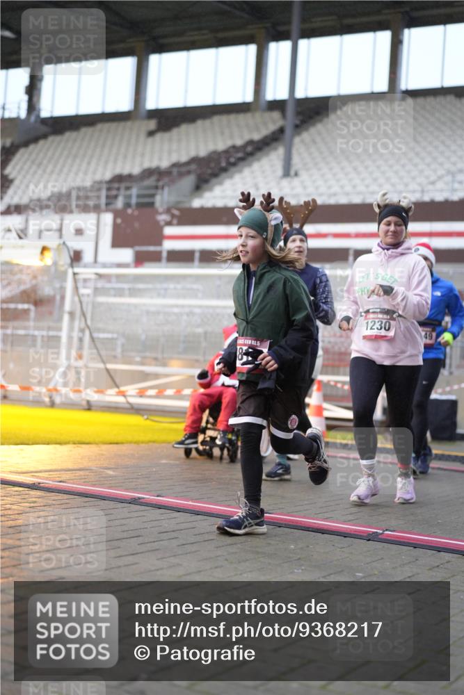07.12.2025 - St. Pauli X-Mass-Run No. 15 Patografie http://msf.ph/oto/9368217 07.12.2025 11:07:55 Ziel 271, 273, 286, 293, 629, 635, 653, 772, 774, 1107, 1123, 1129, 1226, 1230, 1249, 1342, 1355, 1378, 1381, 1382, 1383, 1439, 1441, 1460, 1520, 1525, 1809, 1810, 1812, 4798, 4815 meine-sportfotos.de