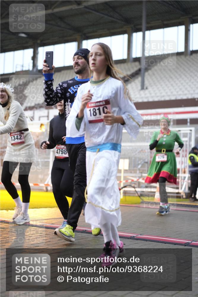 07.12.2025 - St. Pauli X-Mass-Run No. 15 Patografie http://msf.ph/oto/9368224 07.12.2025 11:07:58 Ziel 286, 293, 629, 635, 653, 772, 774, 1107, 1123, 1129, 1226, 1230, 1249, 1342, 1355, 1378, 1381, 1382, 1383, 1460, 1520, 1525, 1596, 1809, 1810, 4798, 4815 meine-sportfotos.de