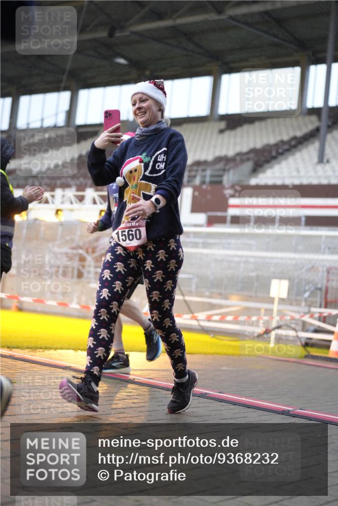 07.12.2025 - St. Pauli X-Mass-Run No. 15 Patografie http://msf.ph/oto/9368232 07.12.2025 11:08:09 Ziel 100, 396, 629, 635, 758, 1078, 1170, 1226, 1230, 1249, 1342, 1355, 1525, 1559, 1560, 1596, 1809, 1810, 4798, 4815 meine-sportfotos.de