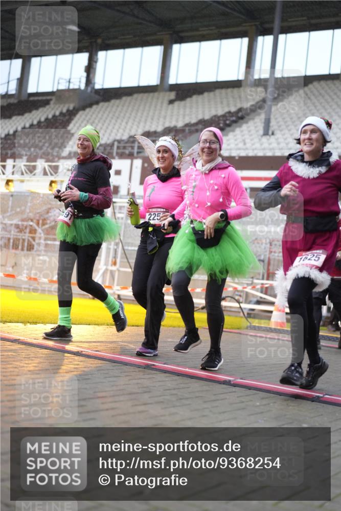 07.12.2025 - St. Pauli X-Mass-Run No. 15 Patografie http://msf.ph/oto/9368254 07.12.2025 11:08:25 Ziel 152, 155, 166, 396, 446, 758, 784, 1078, 1170, 1184, 1424, 1491, 1625, 1706, 2259, 2893, 4584, 4819, 4830 meine-sportfotos.de