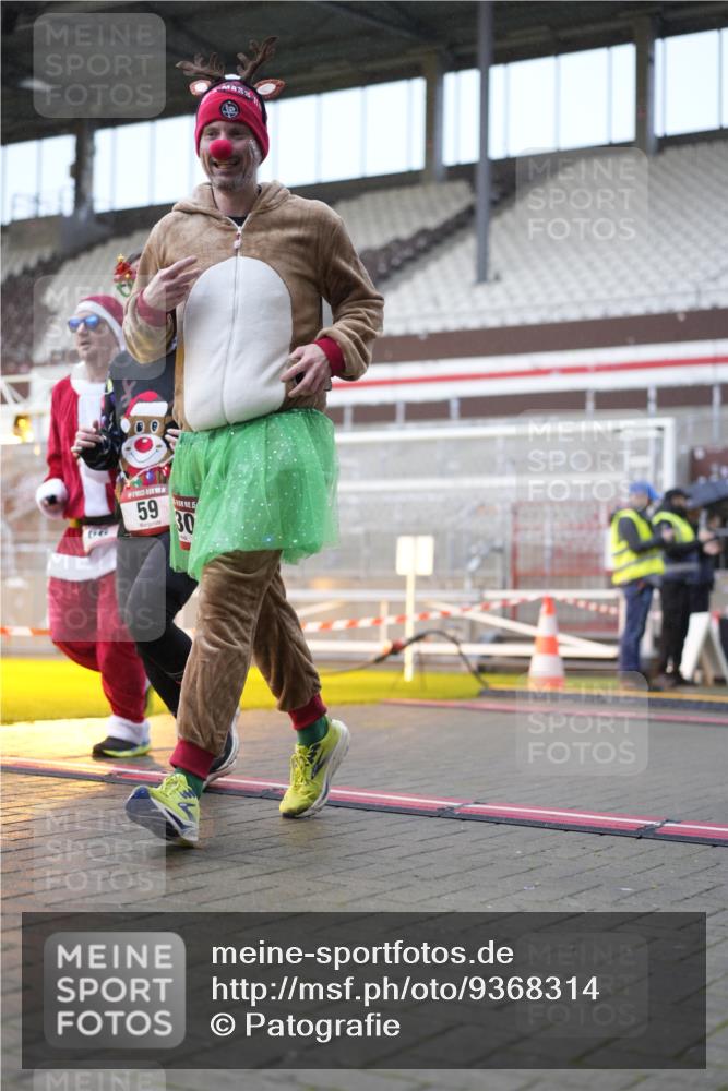 07.12.2025 - St. Pauli X-Mass-Run No. 15 Patografie http://msf.ph/oto/9368314 07.12.2025 11:09:28 Ziel 59, 66, 266, 330, 971, 1084, 1463, 1477, 1579, 1582, 1641, 1851, 1870, 1945, 1974, 2042, 3151, 4190, 4191 meine-sportfotos.de