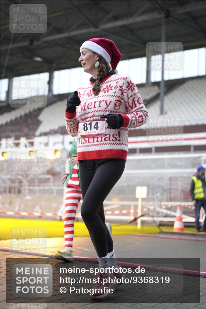 07.12.2025 - St. Pauli X-Mass-Run No. 15 Patografie http://msf.ph/oto/9368319 07.12.2025 11:09:38 Ziel 59, 66, 266, 330, 814, 1157, 1579, 1582, 1870, 1945, 1974, 2042, 4190, 4191 meine-sportfotos.de