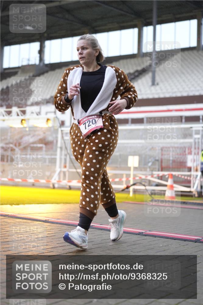 07.12.2025 - St. Pauli X-Mass-Run No. 15 Patografie http://msf.ph/oto/9368325 07.12.2025 11:09:47 Ziel 696, 720, 737, 755, 814, 863, 1157, 1163 meine-sportfotos.de